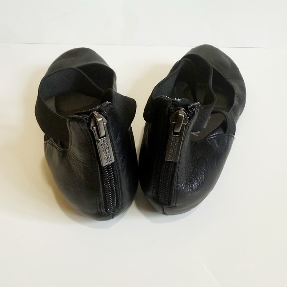 Kenneth Cole Pro Time Black Velvet Ankle Strap Ballet Flats Size 7 GUC - Picture 7 of 9